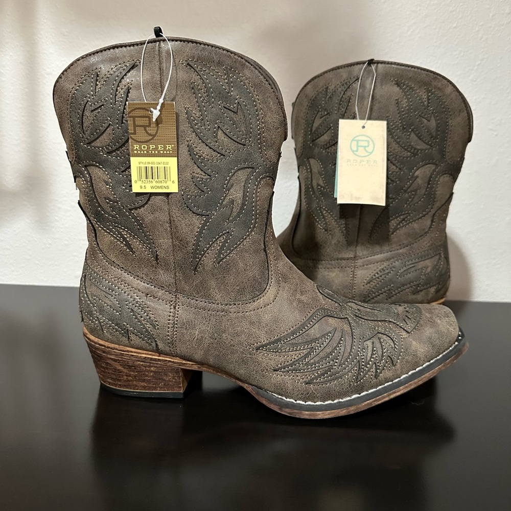 Roper Amelia booties size 9.5 NWT
